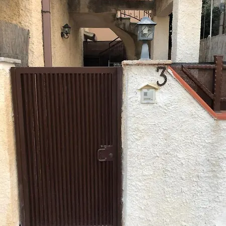 Alessandro شقة أغنون باني