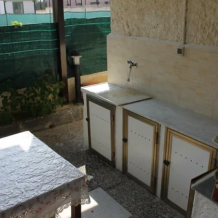 Alessandro أغنون باني